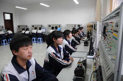 職業(yè)教育中心學(xué)校